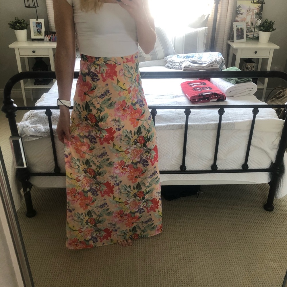 High waisted maxi floral skirt